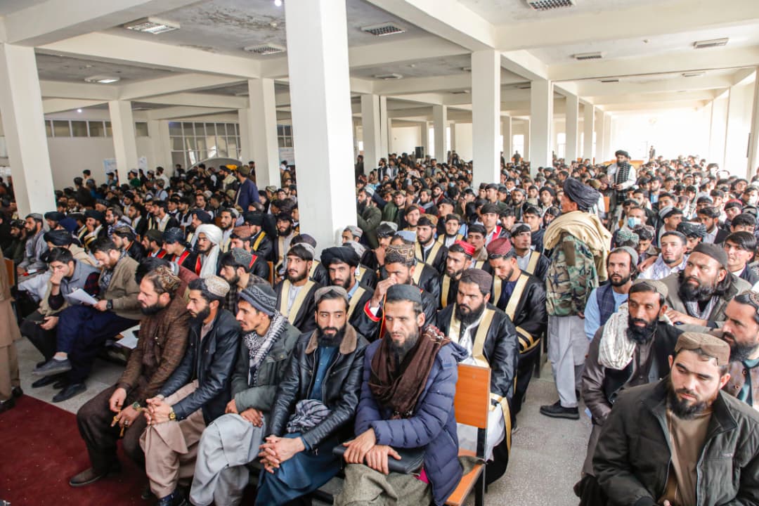 په پلازمېنه کابل کې د سرحدونو، قومونو او قبایلو چارو وزارت تر چتر لاندې د مرکزي ښوونيزو بنسټونو د ۷۱۵ تنو د فراغت مراسم ترسره شول