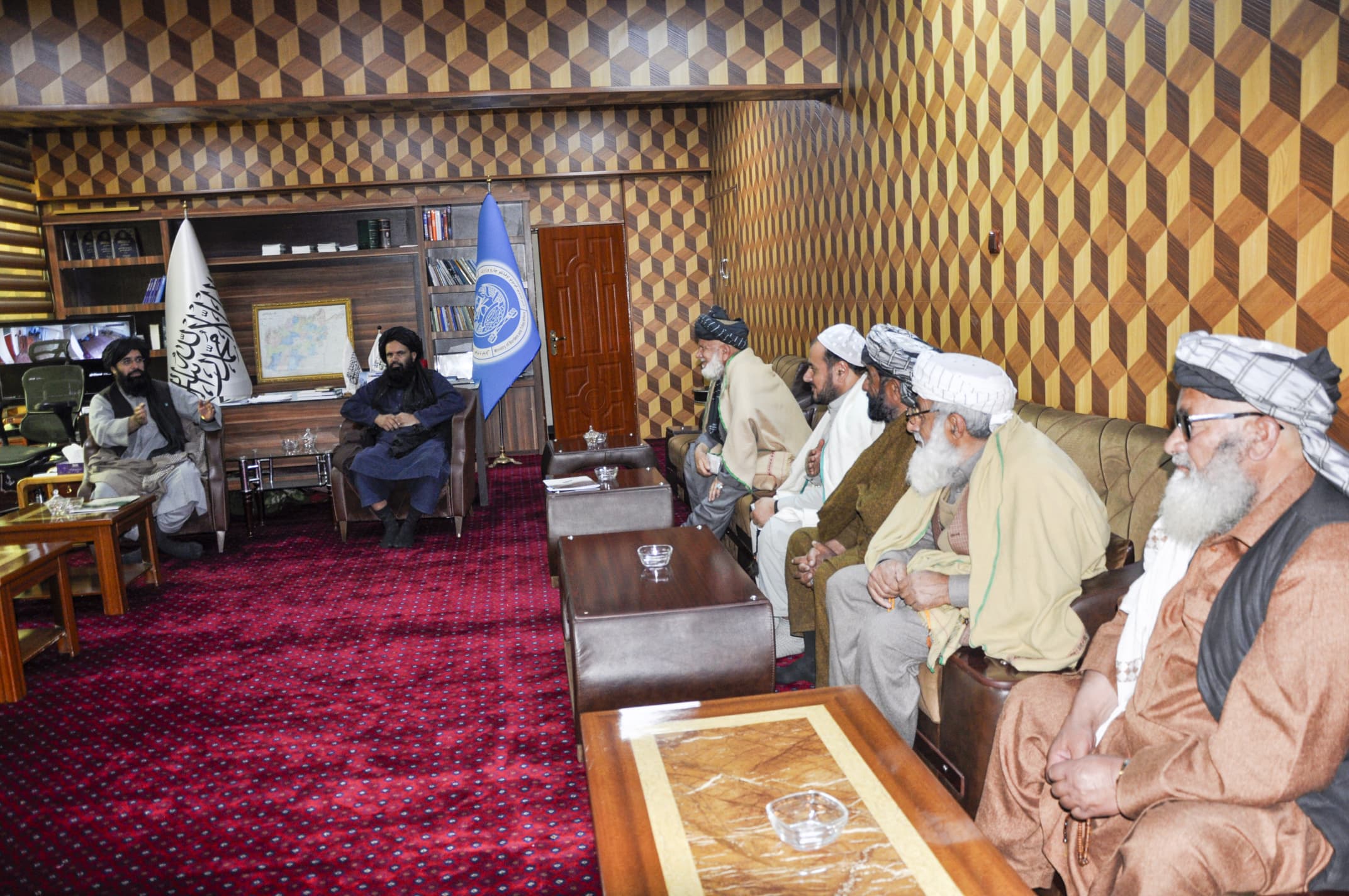 د پکتيا ولايت له قومي مشرانو سره ليدنه