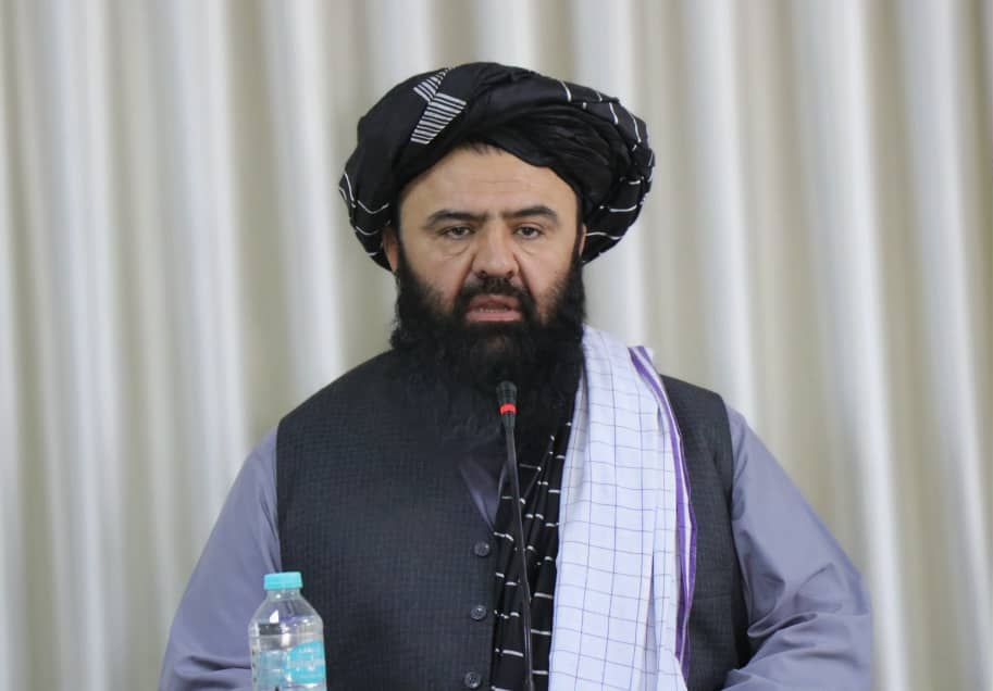 د سرحدي پلټنو مرستیال د وزارت کارکوونکو ته د اطاعت په هکله وینا وکړه