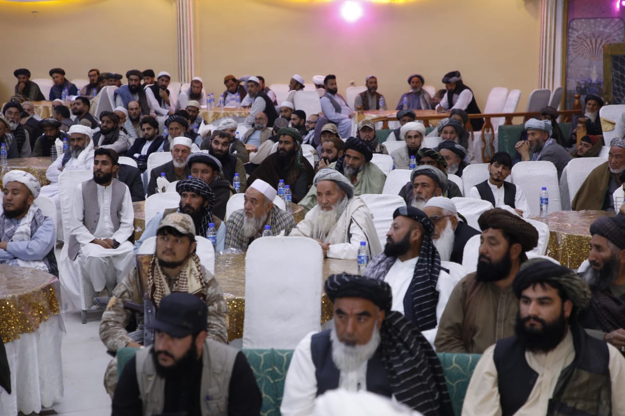 (( د هېواد پرمختګ او ثبات په زده کړو او کورنۍ پانګونه کې نغښتی دی ))