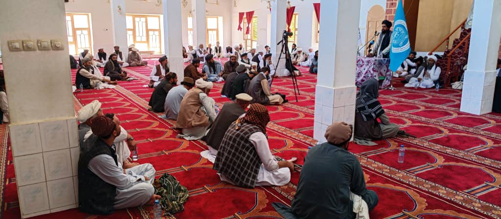 د کاپيسا په تګاب ولسوالي کې د مسؤلينو په هڅو ۴۰ کلنه بدي په دوستي بدله شوه
